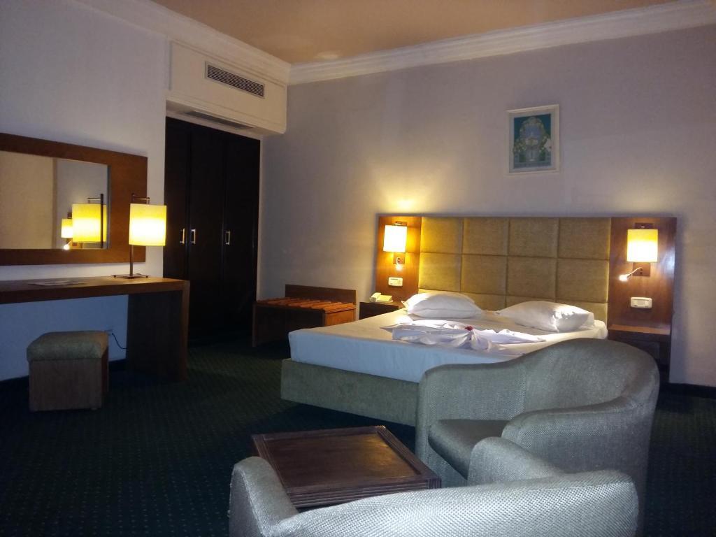 Hotel Ibn Khaldoun Туніс Екстер'єр фото