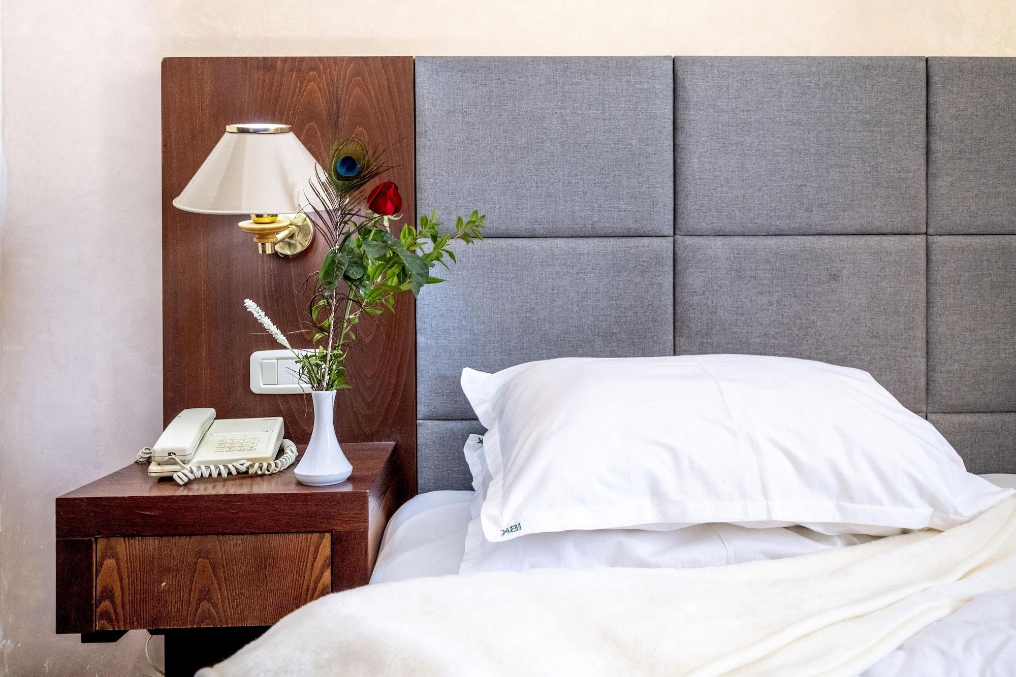 Hotel Ibn Khaldoun Туніс Екстер'єр фото