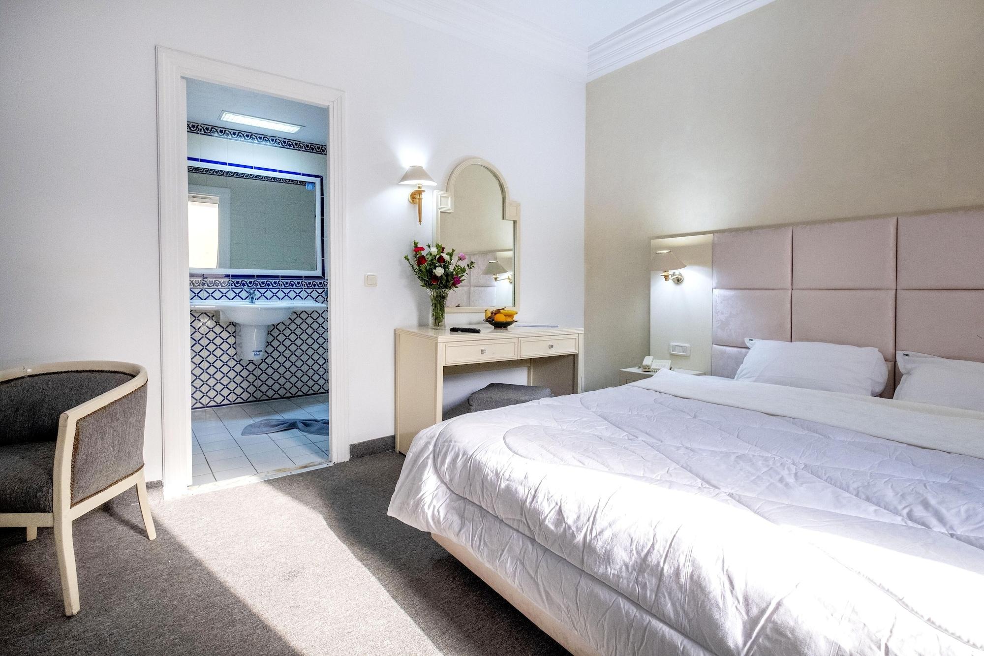 Hotel Ibn Khaldoun Туніс Екстер'єр фото