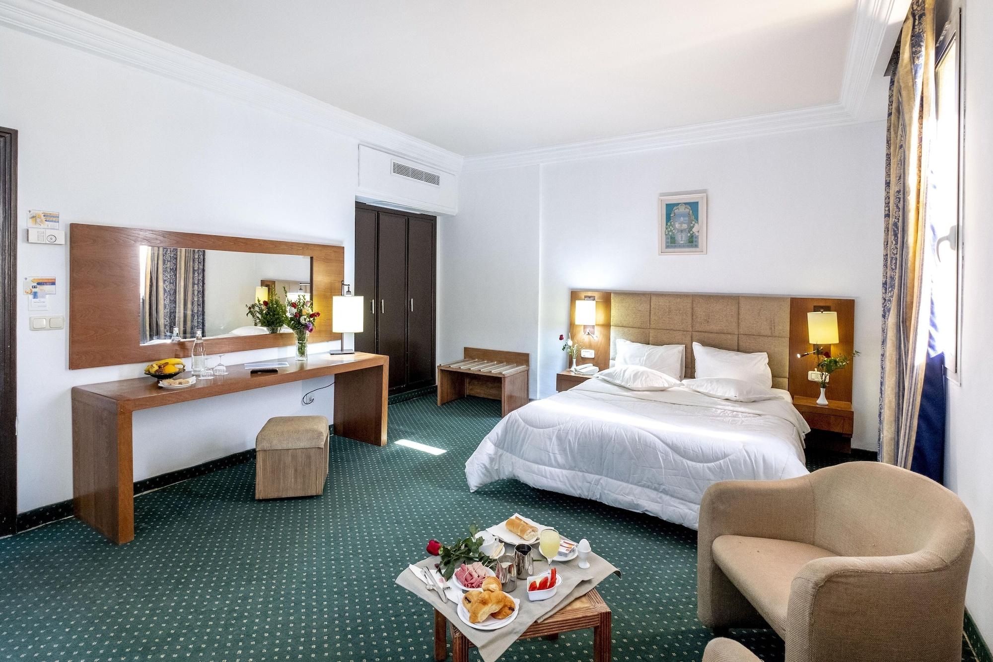 Hotel Ibn Khaldoun Туніс Екстер'єр фото