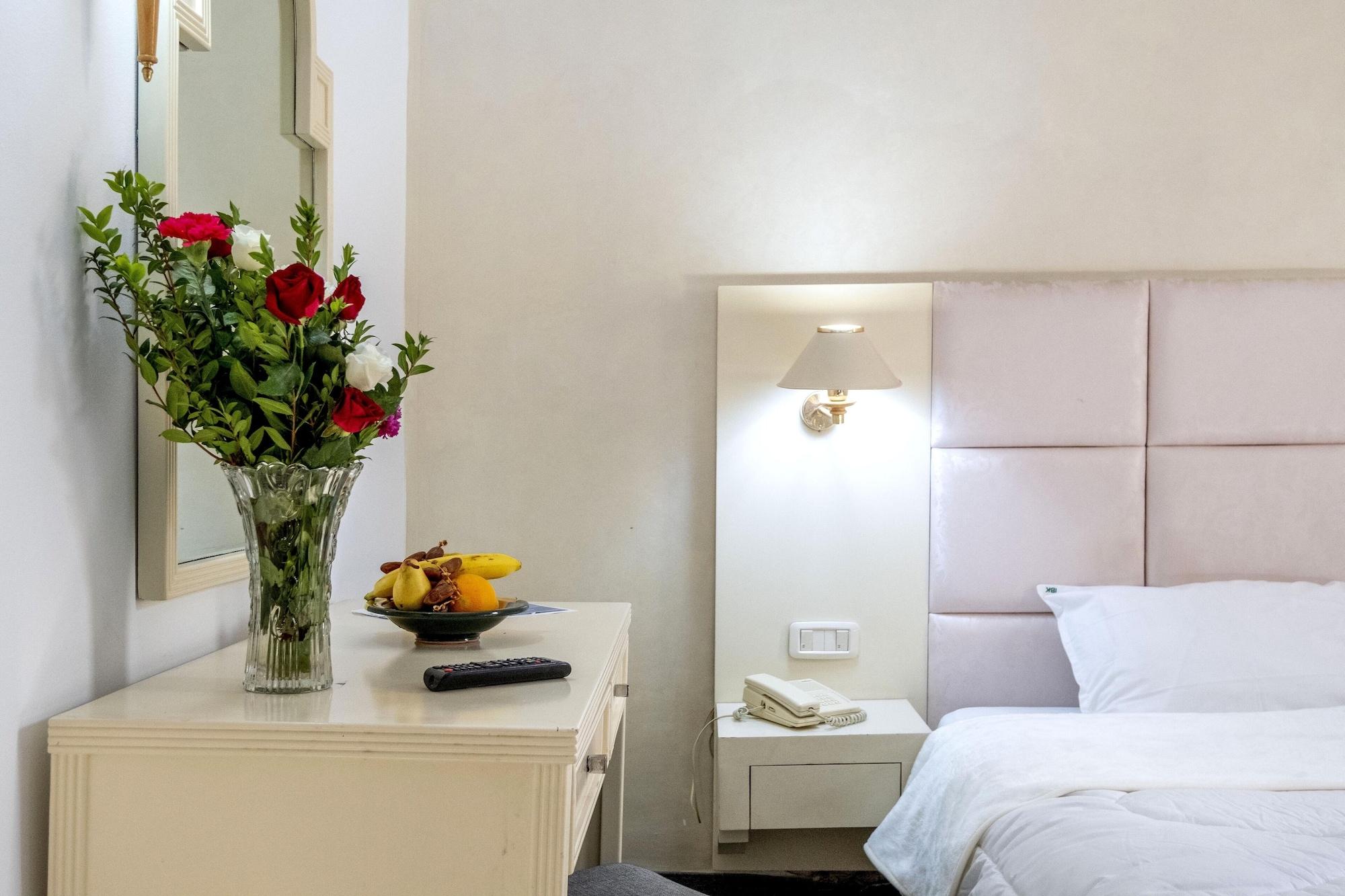 Hotel Ibn Khaldoun Туніс Екстер'єр фото