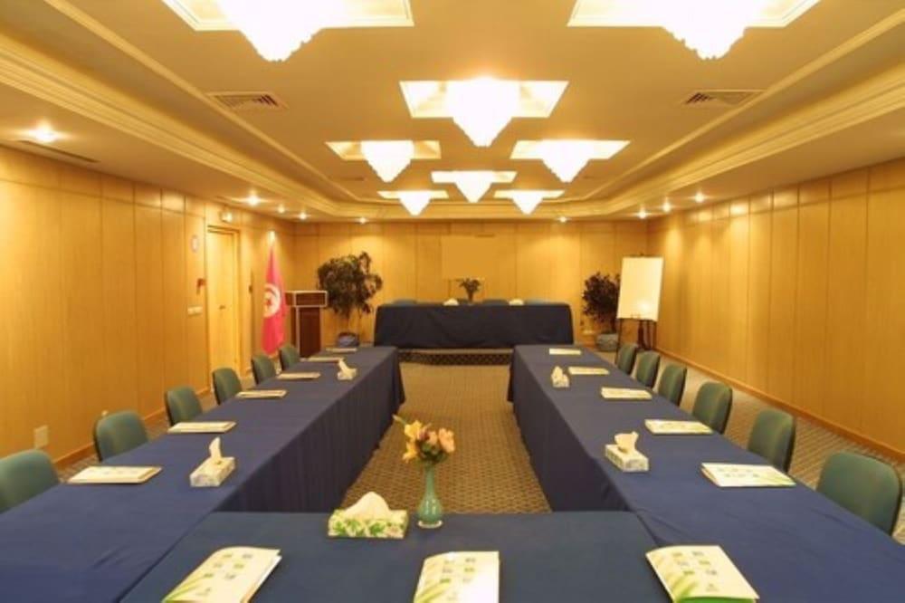 Hotel Ibn Khaldoun Туніс Екстер'єр фото