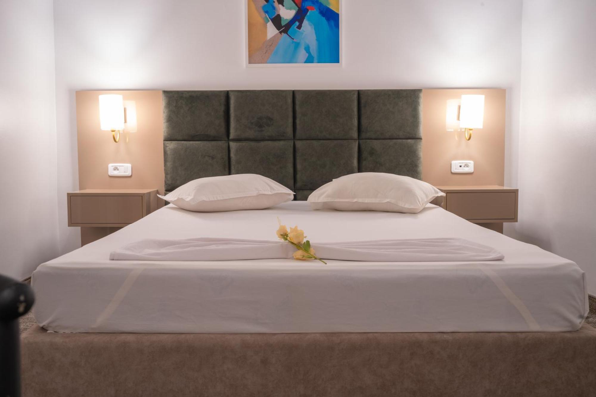 Hotel Ibn Khaldoun Туніс Екстер'єр фото