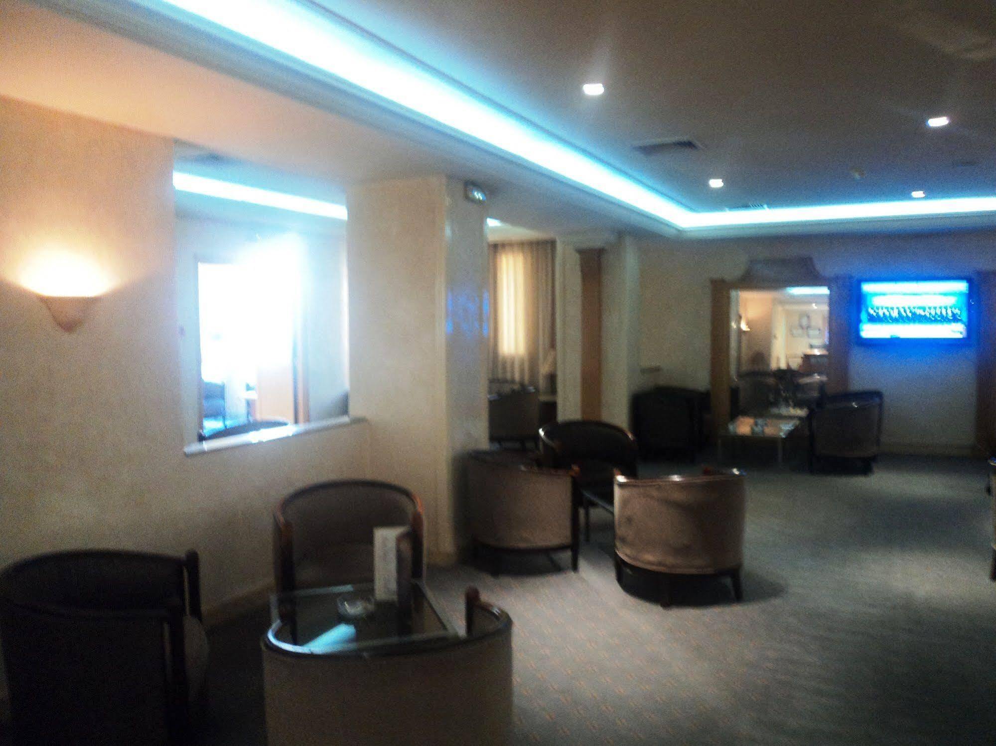 Hotel Ibn Khaldoun Туніс Екстер'єр фото